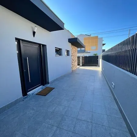Moradia Com Piscina Em Quinta Do Conde, Sesimbra *