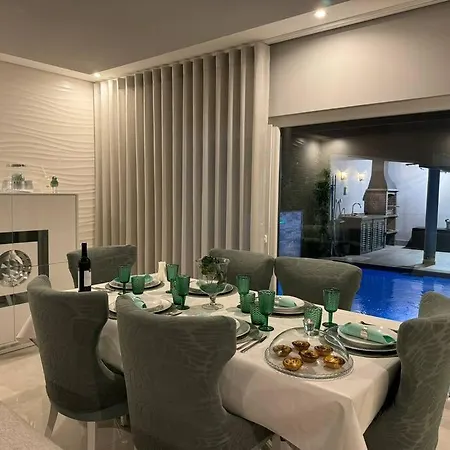 Moradia Com Piscina Em Quinta Do Conde, Sesimbra Semesterbostad *